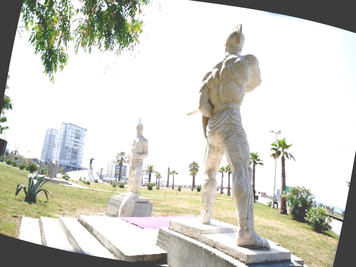 Maksimilian Apartament Durrës Esterno foto